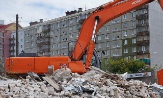 Вывоз строительного мусора с участка в Тобольске недорого от 1569 руб. | 2Землекопа-Тбл